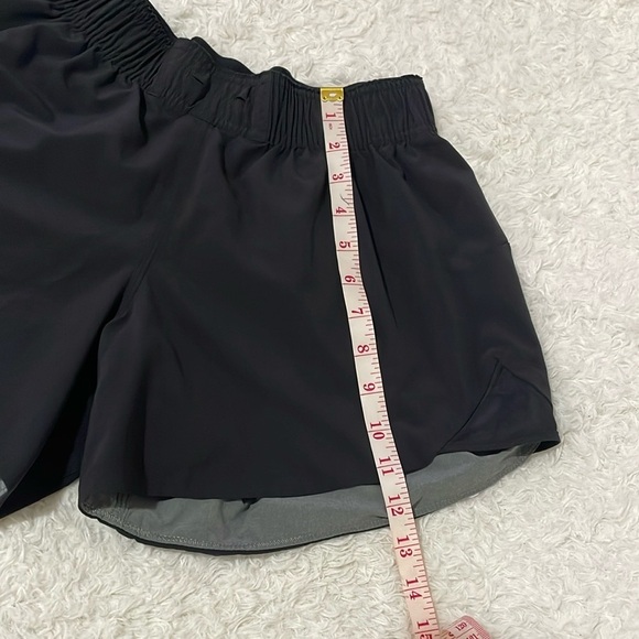 Lululemon Women's Gray and Black Reversible Athletic Shorts - Picture 13 of 14